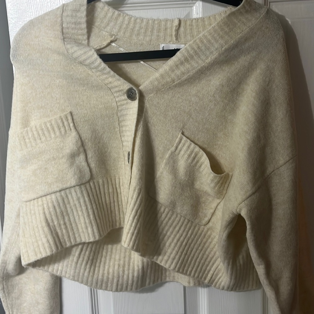Cropped cute simple sweater